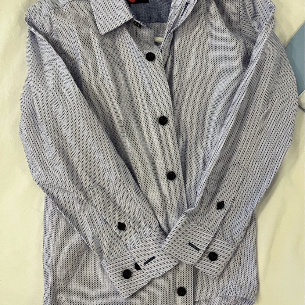 Boys button up. Dry cleaned. Perfect quality size 6